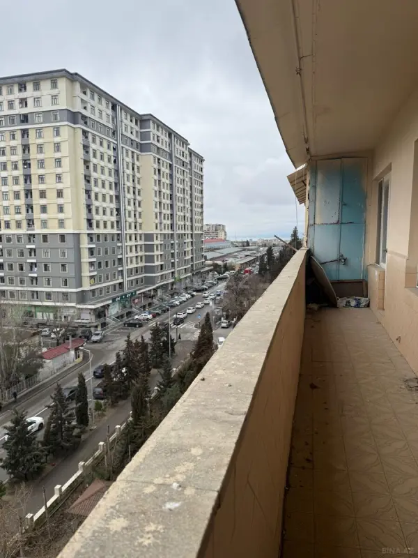 Satılır 5 otaqlı mənzil 125 m²