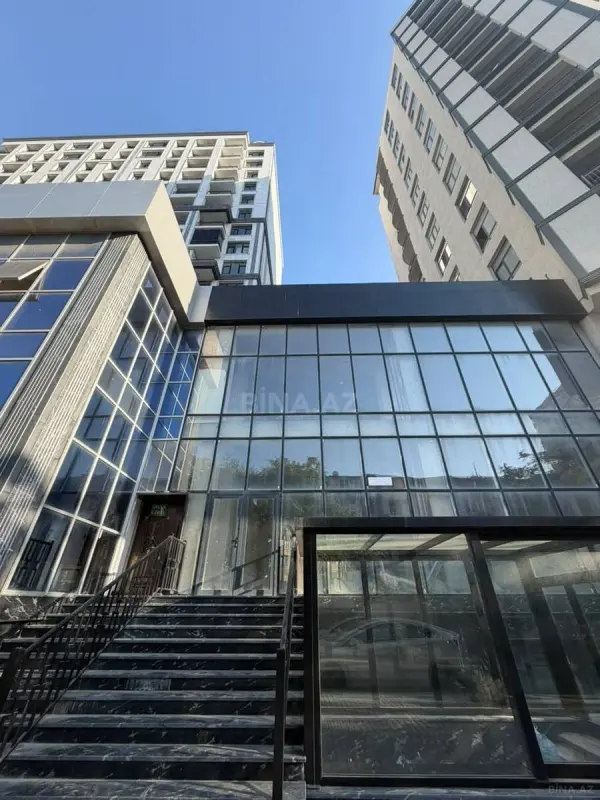 Satılır 3 otaqlı mənzil 143 m²