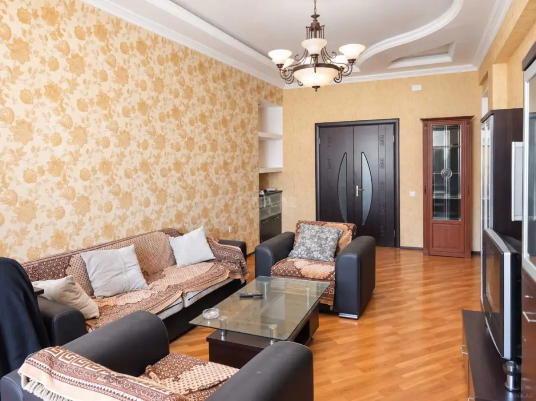 Kirayə verilir 2 otaqlı mənzil 80 m²
