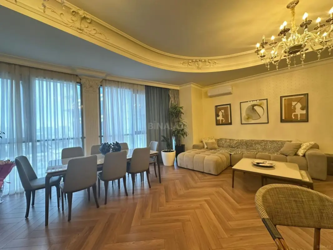 Kirayə verilir 3 otaqlı mənzil 153 m²