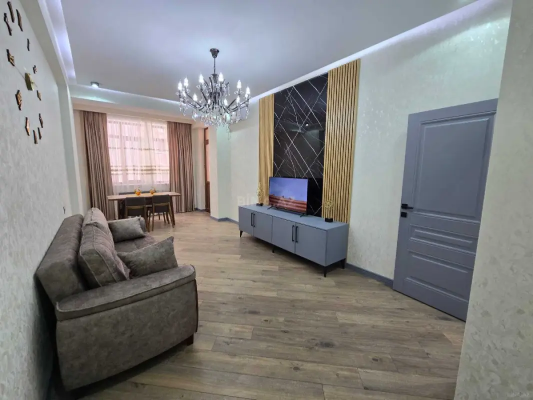 Kirayə verilir 2 otaqlı mənzil 100 m²