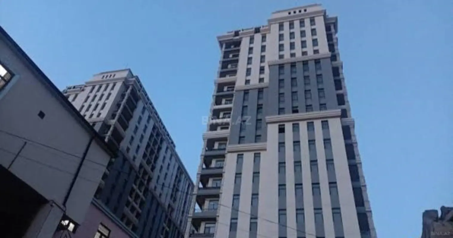 Satılır 3 otaqlı mənzil 140 m²