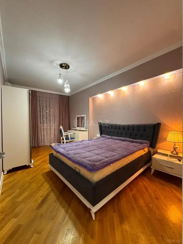 Satılır 3 otaqlı mənzil 117 m²