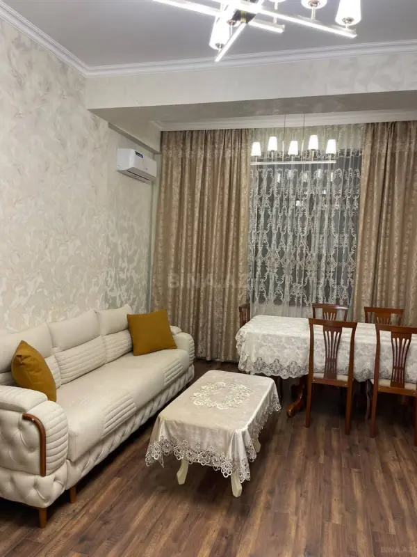 Kirayə verilir 2 otaqlı mənzil 90 m²