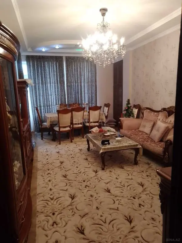 Satılır 3 otaqlı mənzil 121 m²
