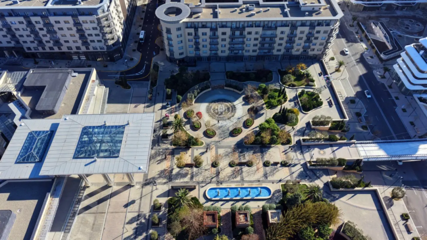 Satılır 5 otaqlı mənzil 207 m²