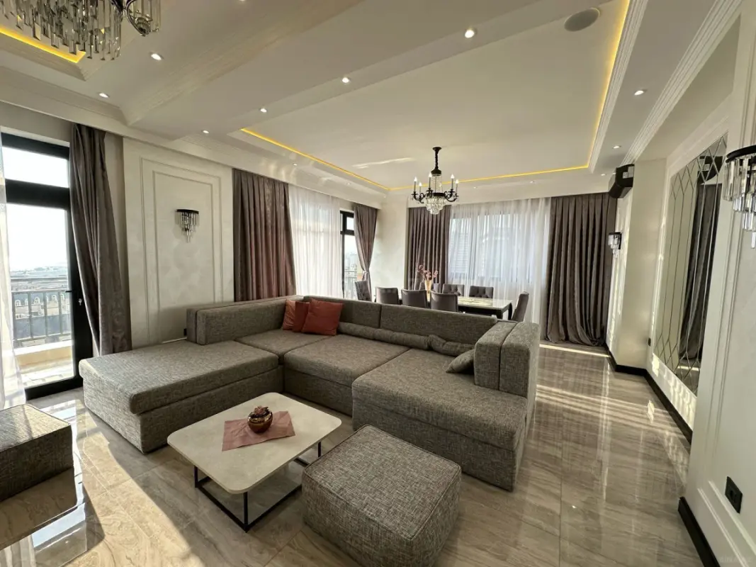 Kirayə verilir 3 otaqlı mənzil 163 m²