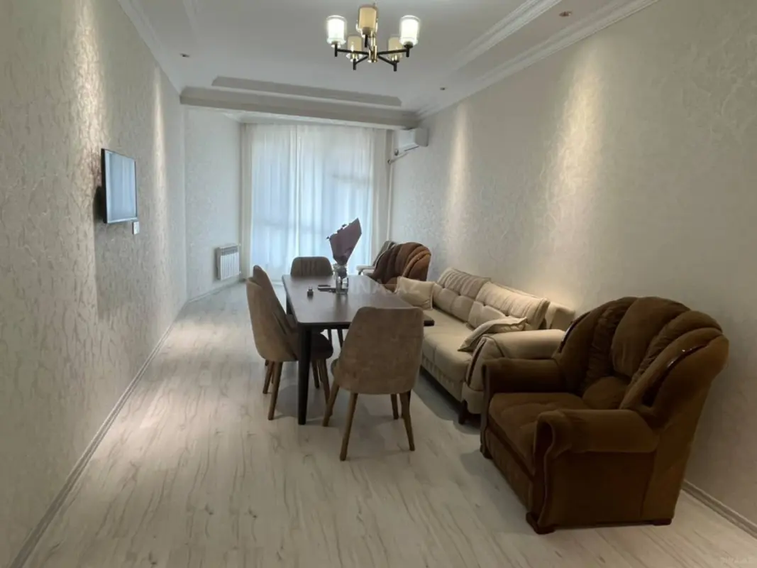 Kirayə verilir 2 otaqlı mənzil 110 m²