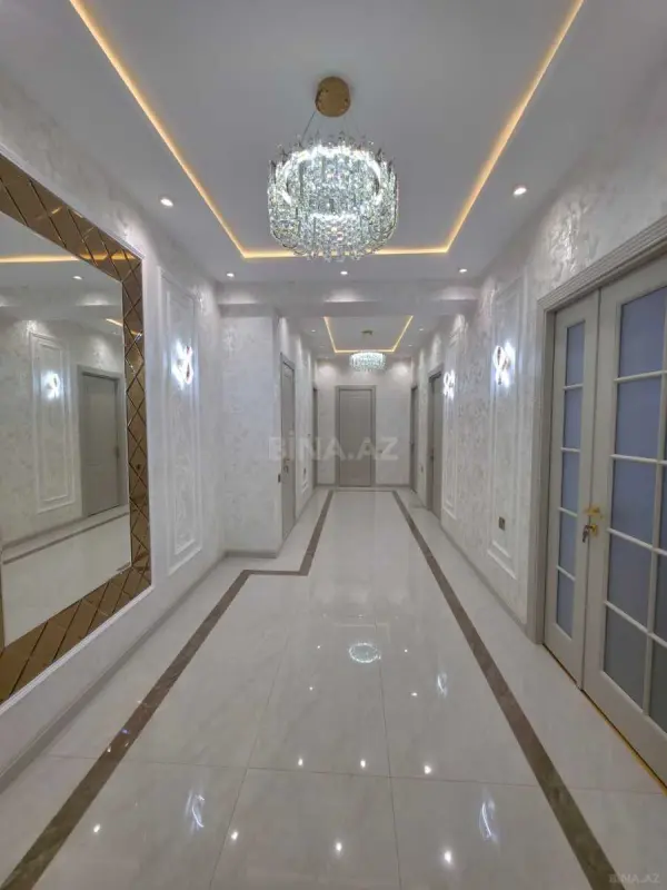 Satılır 3 otaqlı mənzil 125 m²