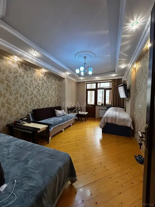 Satılır 3 otaqlı mənzil 115 m²