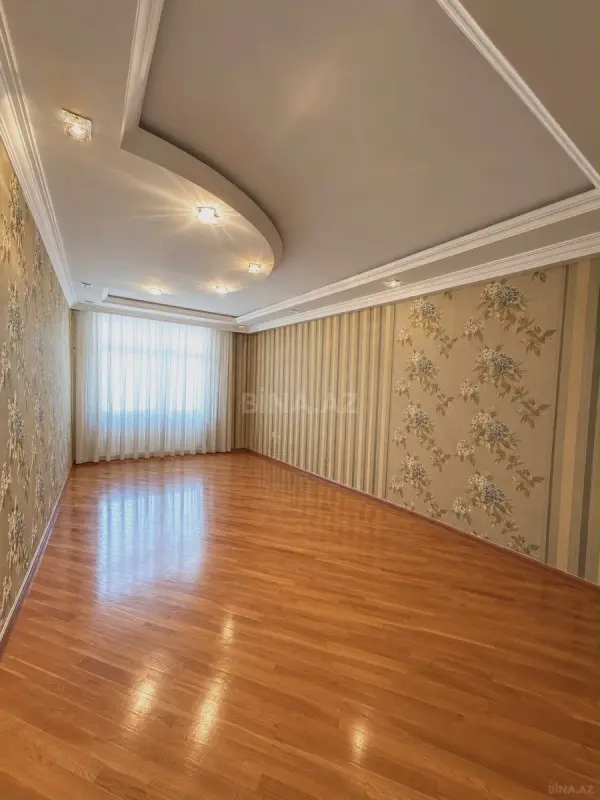 Satılır 3 otaqlı mənzil 128 m²