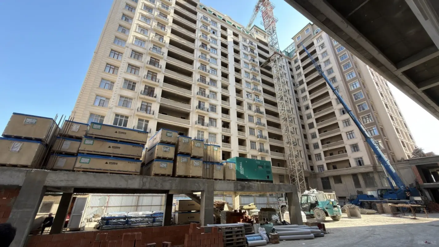 Satılır 3 otaqlı mənzil 125.9 m²