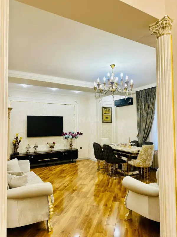 Satılır 4 otaqlı mənzil 120 m²
