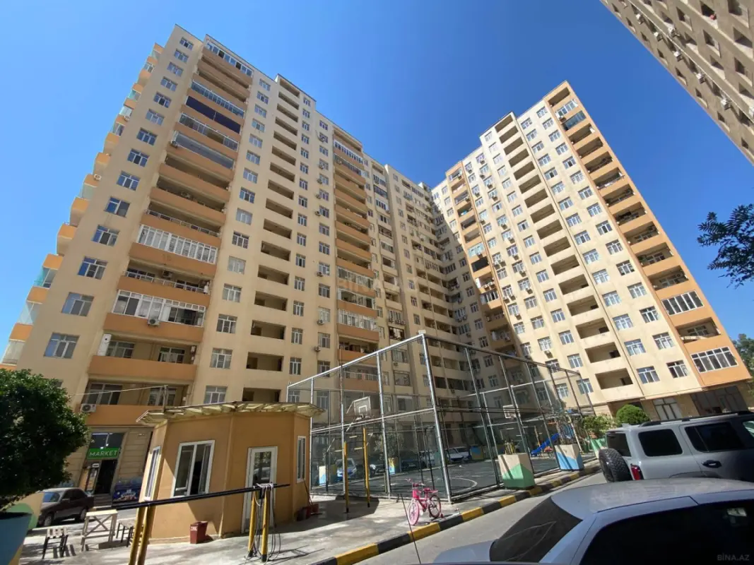 Satılır 3 otaqlı mənzil 136.6 m²