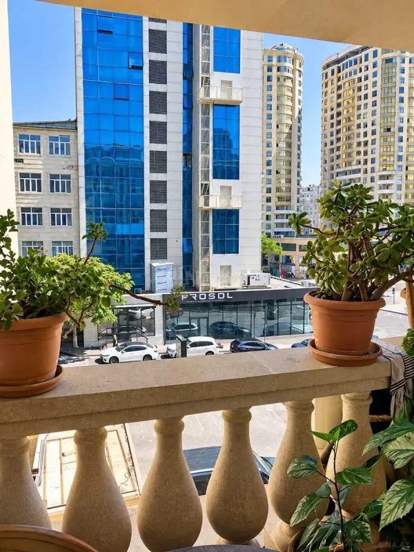 Satılır 2 otaqlı mənzil 62 m²