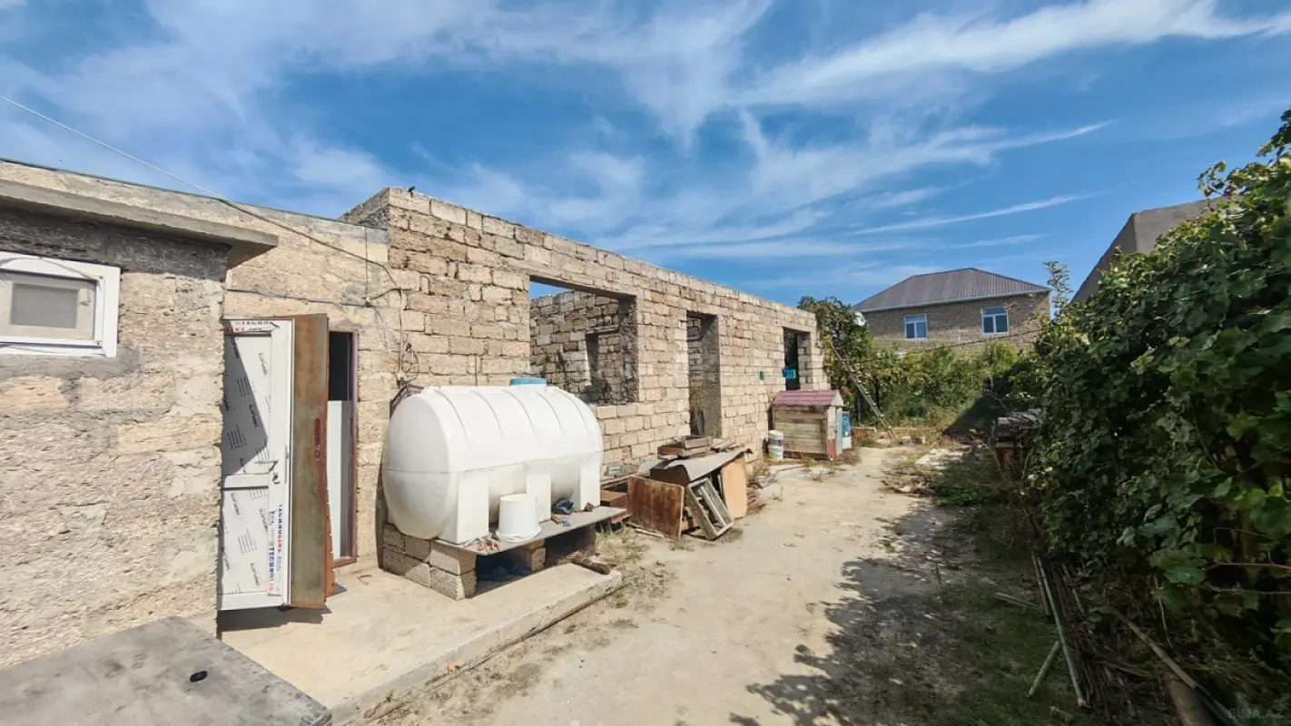 Satılır 3 otaqlı həyət evi 1000 m²