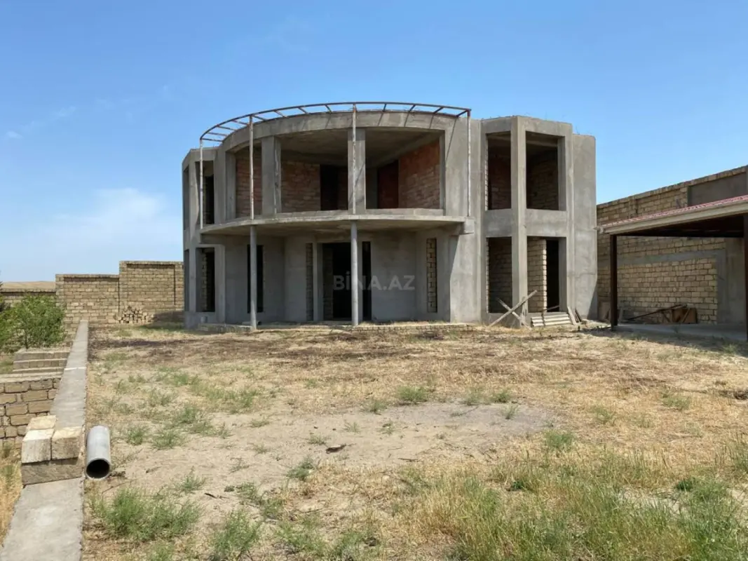 Satılır 7 otaqlı həyət evi 389 m²