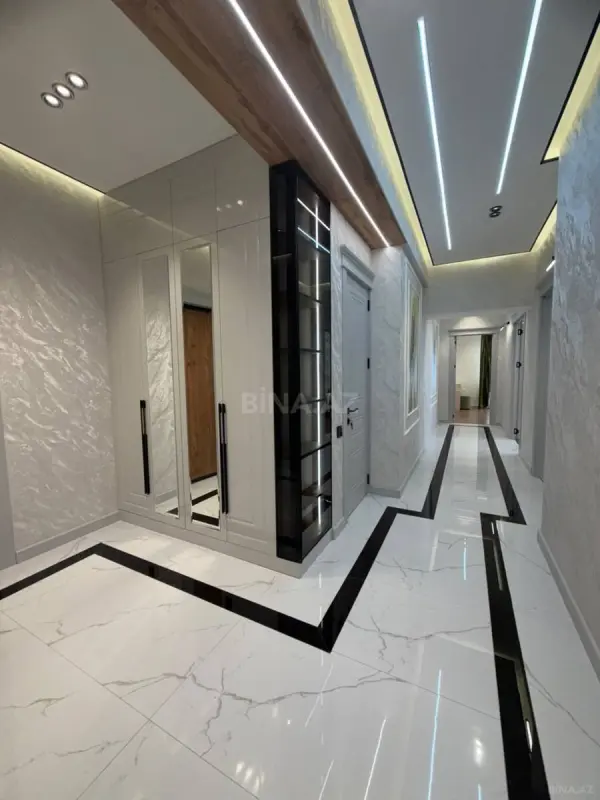 Satılır 3 otaqlı mənzil 105 m²