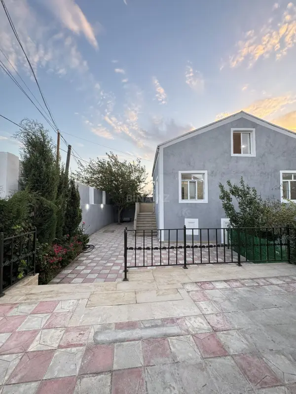 Satılır 4 otaqlı həyət evi 160 m²