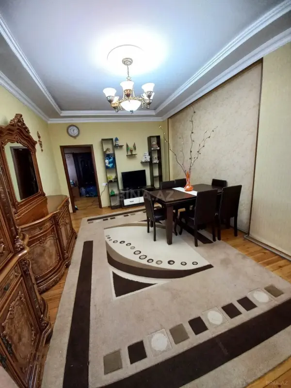 Kirayə verilir 2 otaqlı mənzil 70 m²