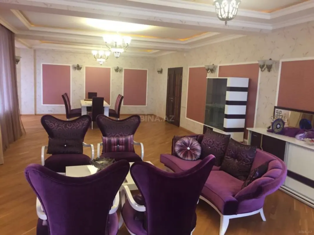 Satılır 5 otaqlı mənzil 300 m²