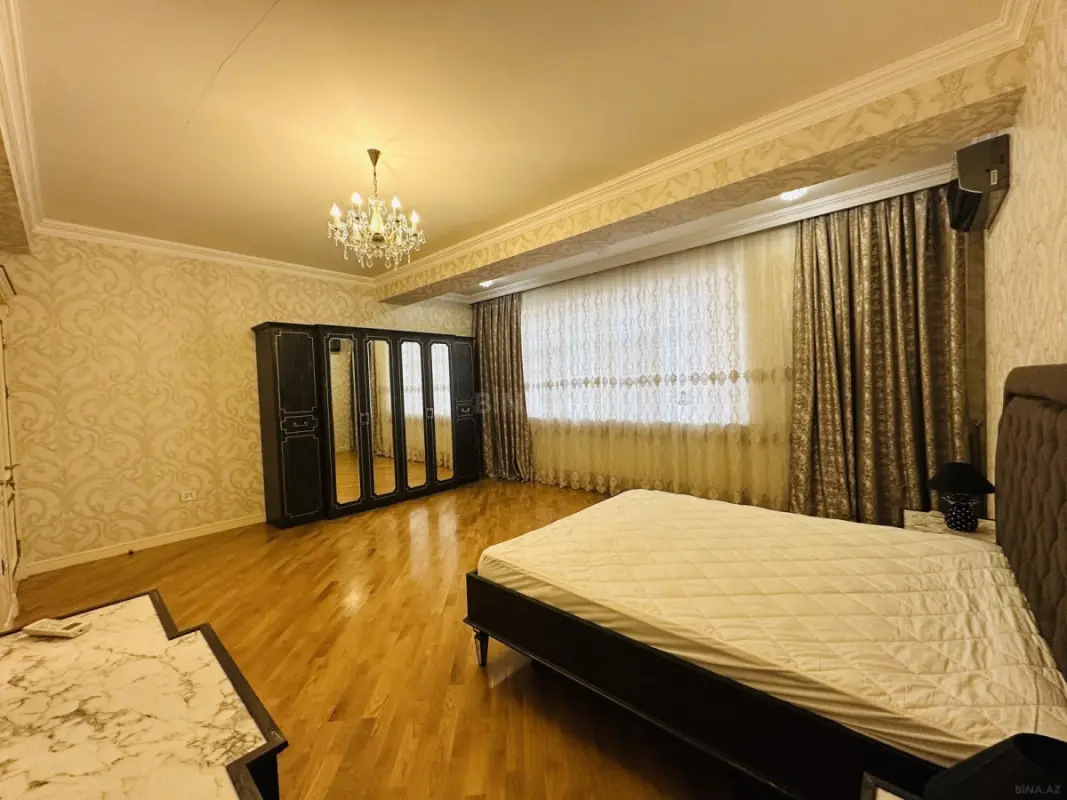 Kirayə verilir 3 otaqlı mənzil 140 m²