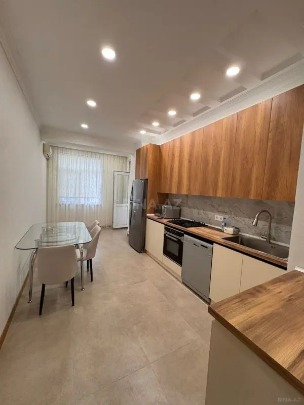 Kirayə verilir 2 otaqlı mənzil 78 m²