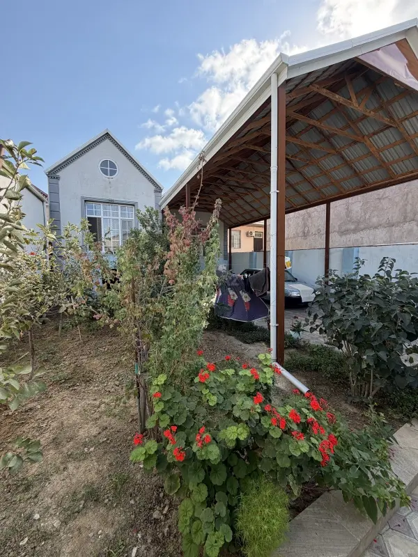 Satılır 4 otaqlı həyət evi 130 m²