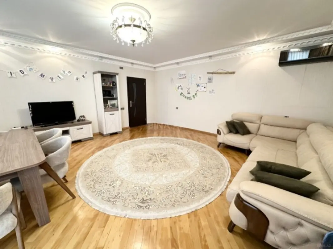 Satılır 4 otaqlı mənzil 155 m²