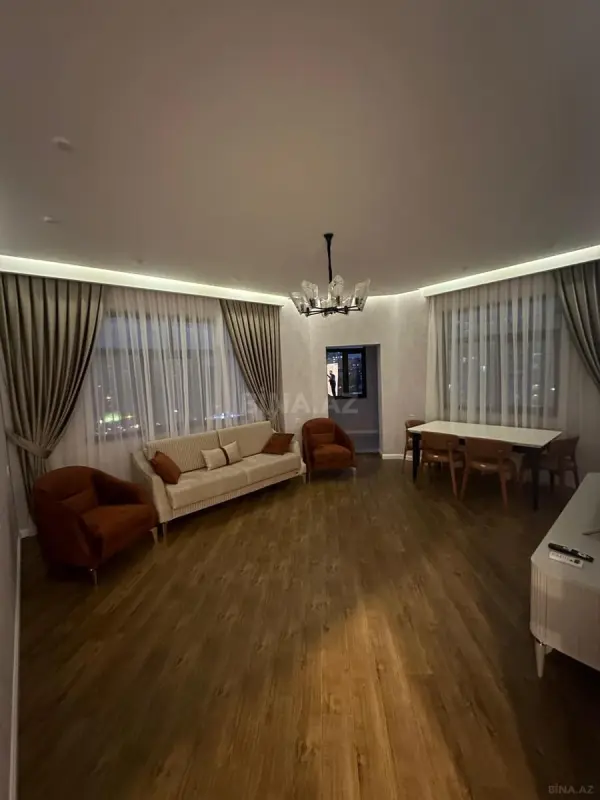 Kirayə verilir 2 otaqlı mənzil 93 m²