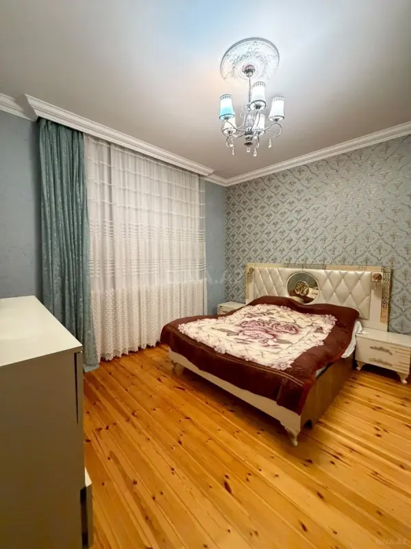 Satılır 7 otaqlı həyət evi 220 m²