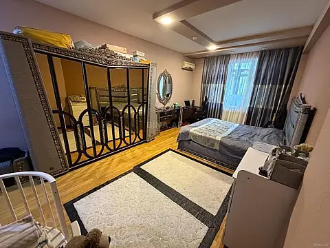 Satılır 3 otaqlı mənzil 130 m² — Bakı 3 otaq 130.00 m²