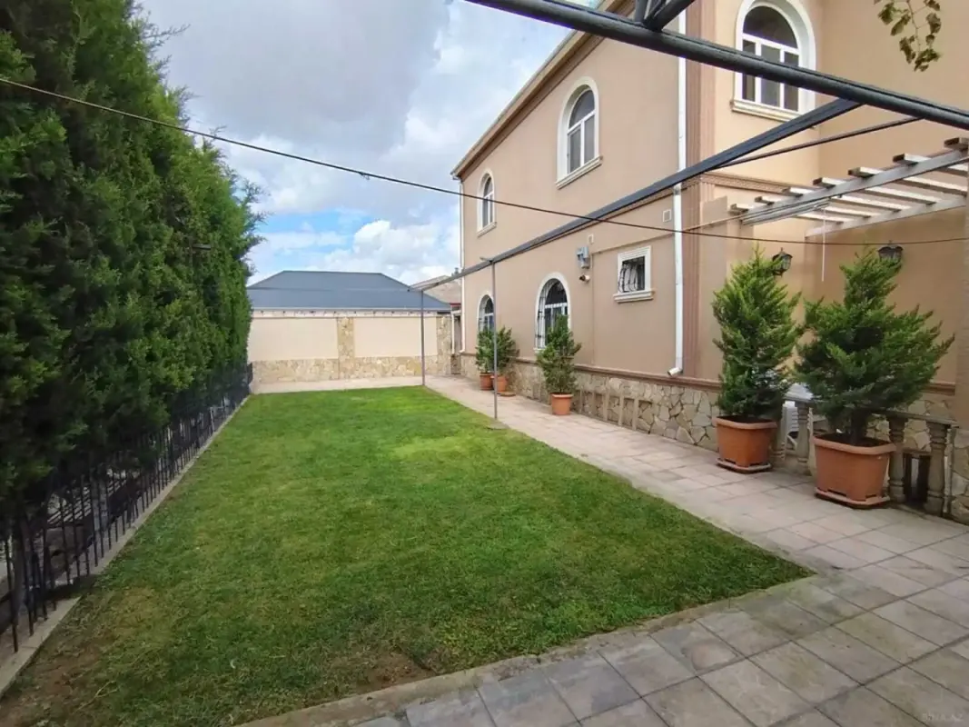 Satılır 6 otaqlı həyət evi 201.5 m²