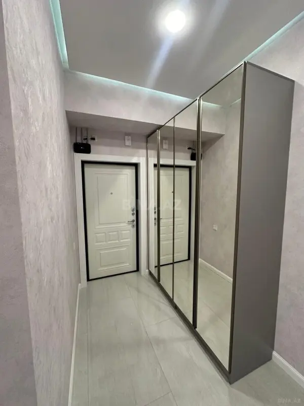 Kirayə verilir 2 otaqlı mənzil 93 m²