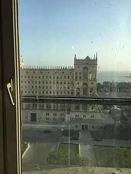 Kirayə verilir 2 otaqlı mənzil 80 m² — Bakı, Sahil qəs. 2 otaq 80.00 m²
