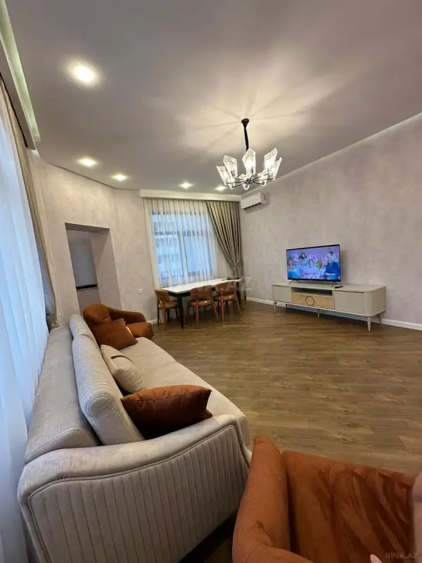 Kirayə verilir 2 otaqlı mənzil 92 m²