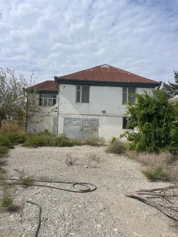 Satılır 6 otaqlı həyət evi 280 m²