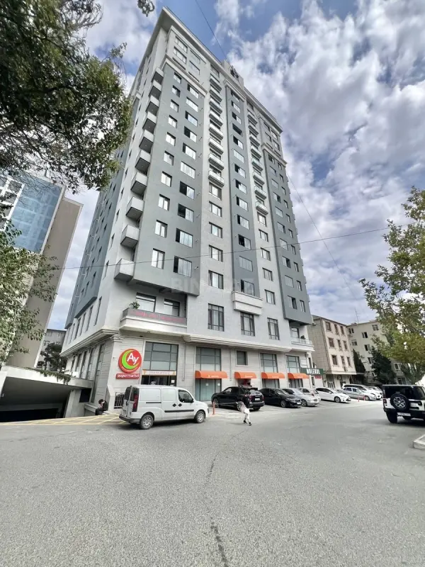 Satılır 2 otaqlı mənzil 80 m²