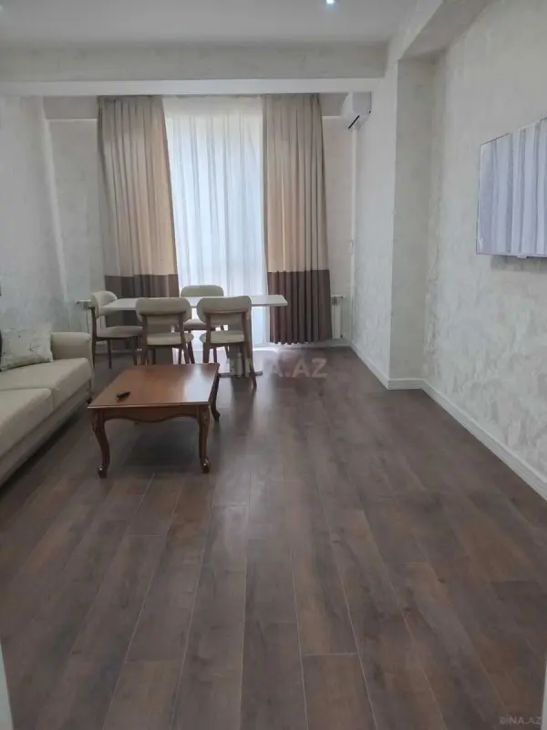 Kirayə verilir 2 otaqlı mənzil 85 m²