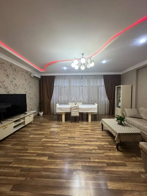 Satılır 3 otaqlı mənzil 137 m²