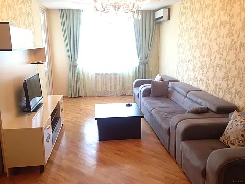Kirayə verilir 3 otaqlı mənzil 140 m² — Bakı, Nərimanov 3 otaq 140.00 m²