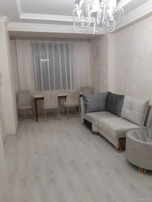 Kirayə verilir 2 otaqlı mənzil 90 m²