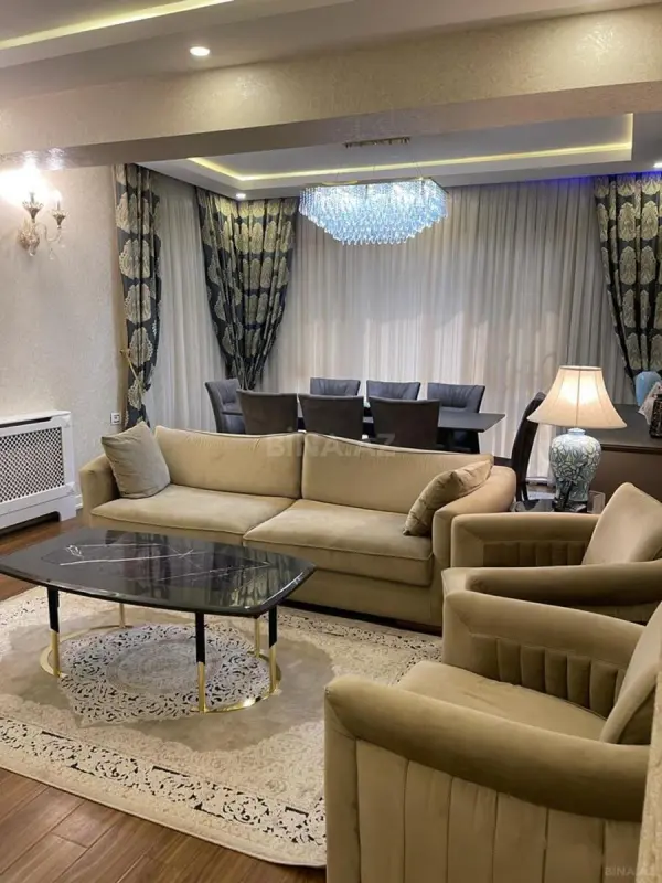 Kirayə verilir 4 otaqlı mənzil 150 m²