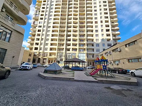 Satılır 4 otaqlı mənzil 220 m² — Bakı 4 otaq 220.00 m²