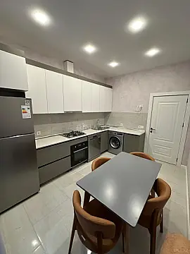Kirayə verilir 2 otaqlı mənzil 93 m² — Bakı, Xətai 2 otaq 93.00 m²