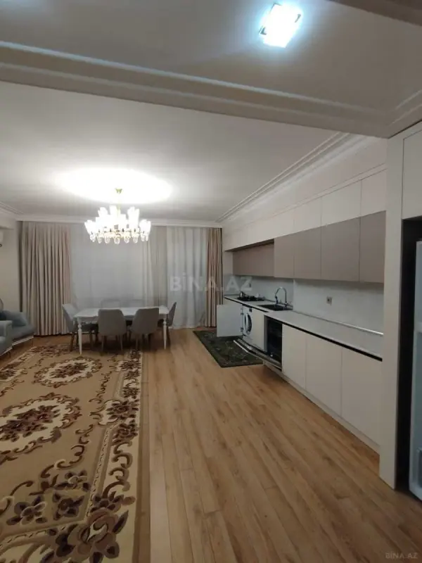 Kirayə verilir 4 otaqlı mənzil 200 m²