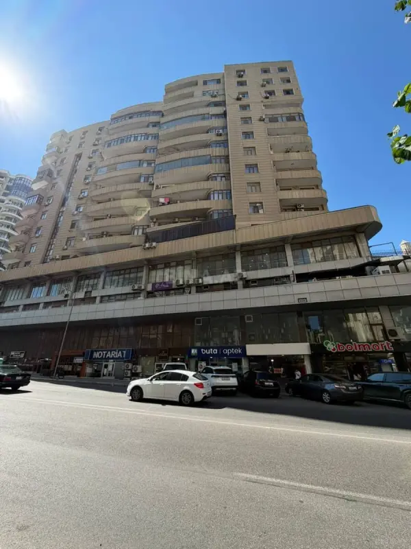 Satılır 3 otaqlı mənzil 119 m²