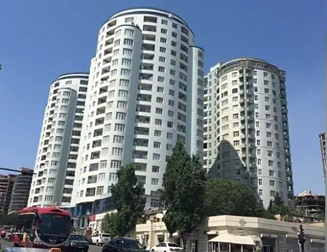 Kirayə verilir 5 otaqlı mənzil 221 m² — Bakı 5 otaq 221.00 m²
