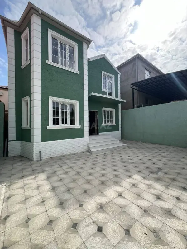Satılır 6 otaqlı həyət evi 240 m²