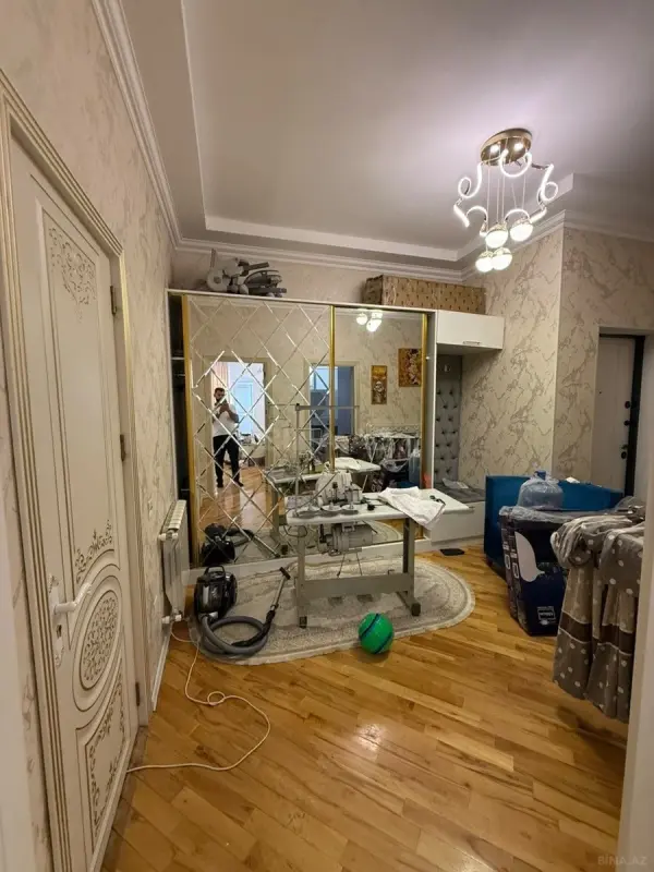 Satılır 2 otaqlı mənzil 78 m²